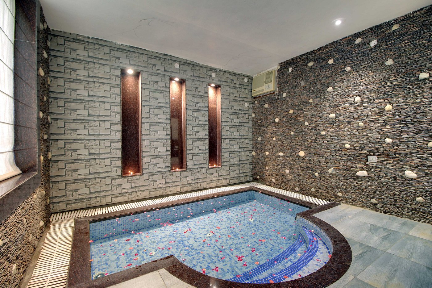 luxury-suite-with-private